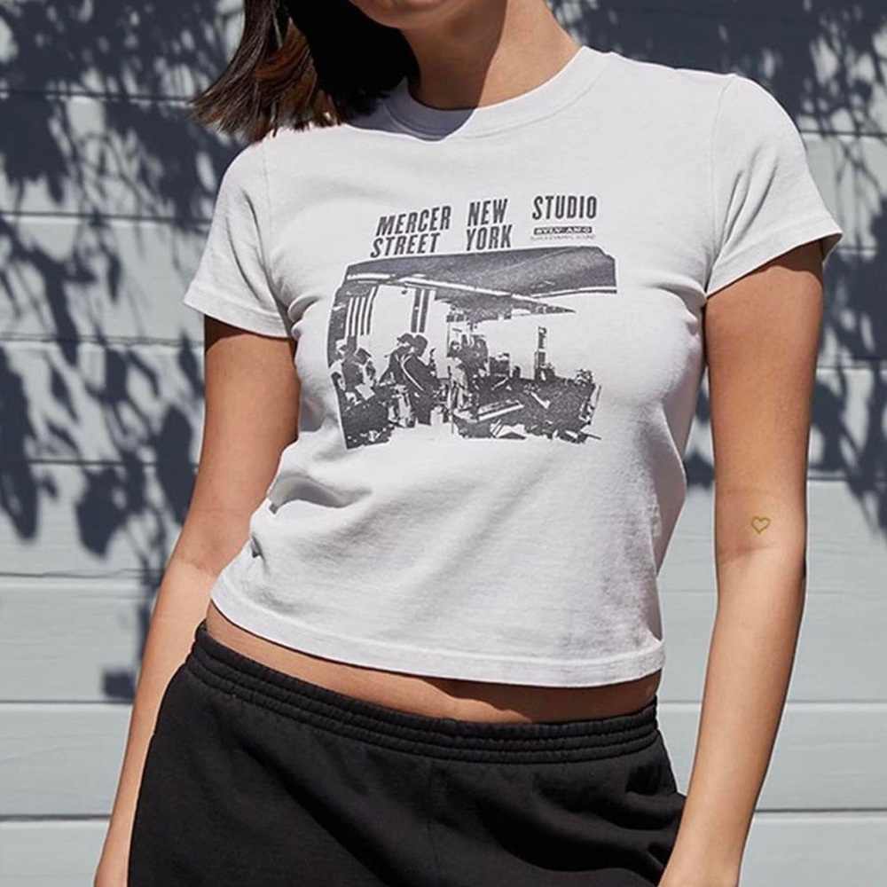 Brandy Melville Women's Mercer New Studio Graphic T-shirt, EUC!